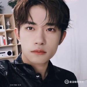 易烊千玺.个人资料.,多才多艺的青春偶像，全面发展的未来之星